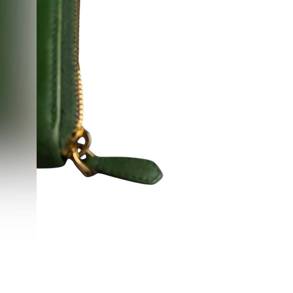 Prada Green Long Leather Zipper Wallet Excellent Condition - Picture 8 of 16